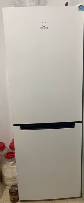 Срочно продам холодильник indesit