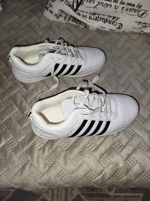 Продам кроссовки.