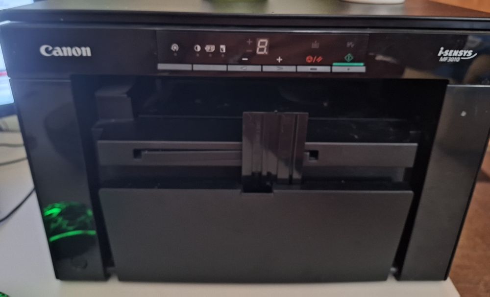 Продам Canon i-SENSYS MF3010