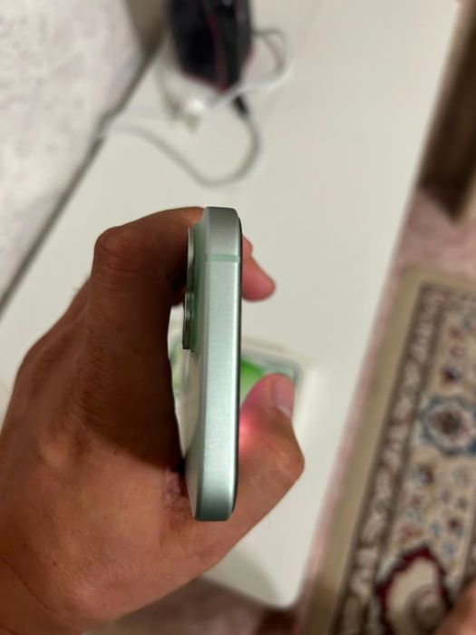 Продам Iphone 15  5G  128gb