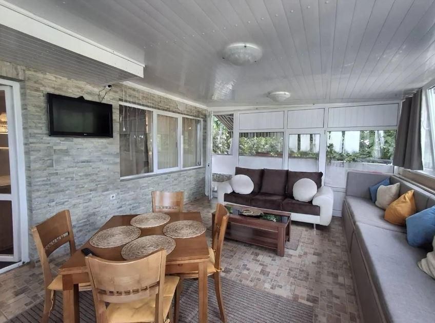 Дава се под наем Тристаен апартамент в Варна, Базар Левски - 130 кв.м за 800 € - Снимка #6