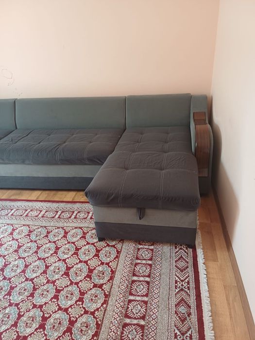 Диван большой...