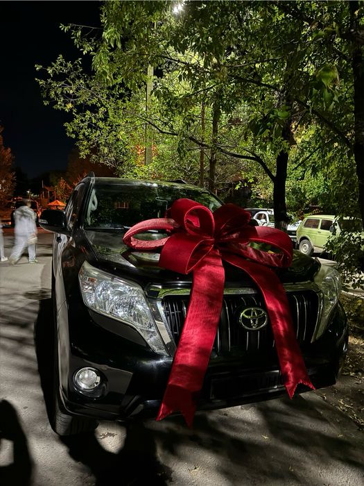 Бант подарочный на машину