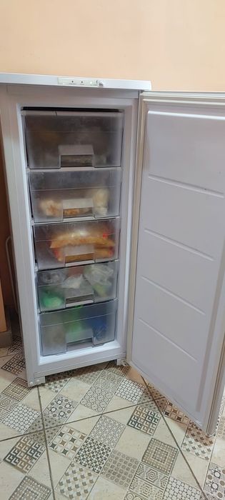 Продам  морозильную камеру