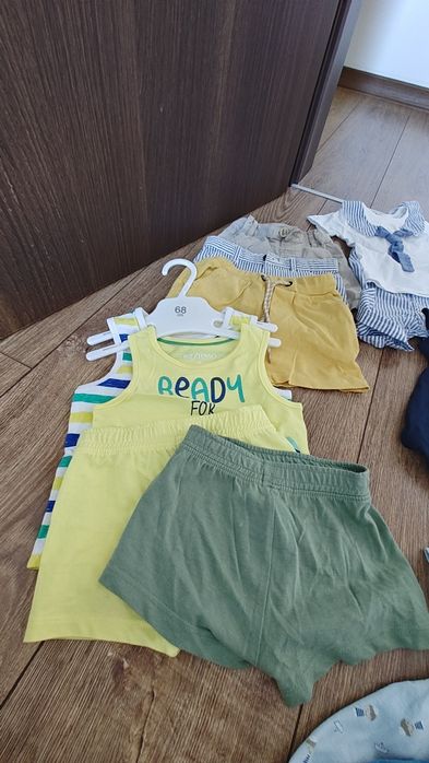 Lot body tricou pantaloni maneca scurta mărime 68