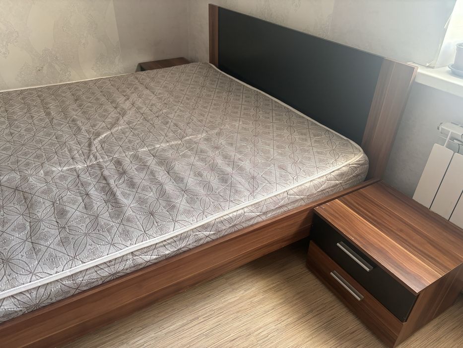 Продам спальний гарнитур