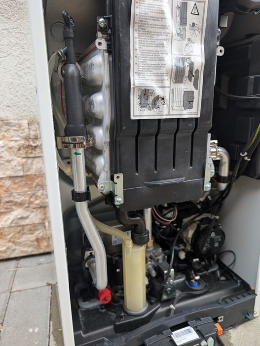 Centrala Ariston Cares Premium 24