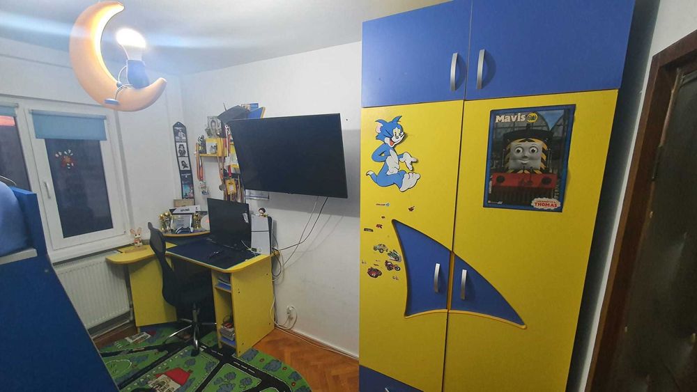Apartament cu 4 camere,strada Bistritei 32,ultracentral