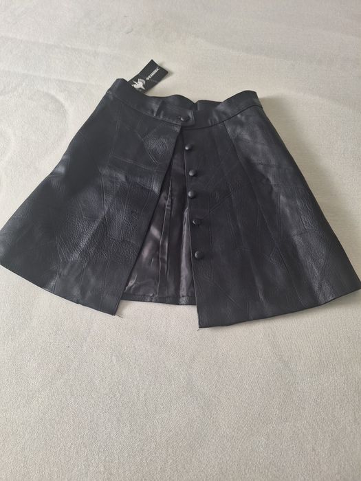 Нови Дамски кожени поли