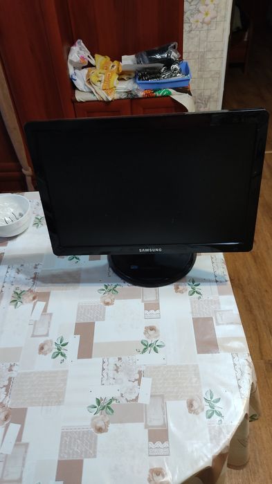 Монитор  Samsung 19дюймов продам