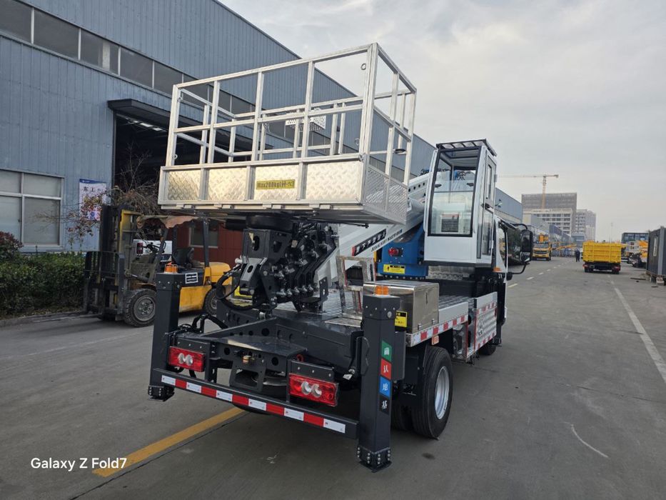 Автовышка /Автокран