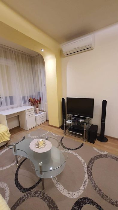 Тристаен апартамент под наем в ж.к. Лозенец, 2218854