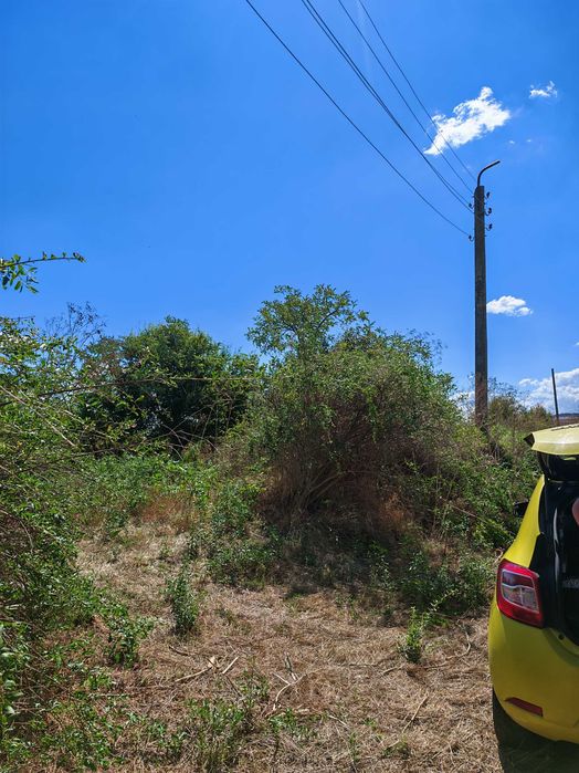 Продава се дворно място 2000м²