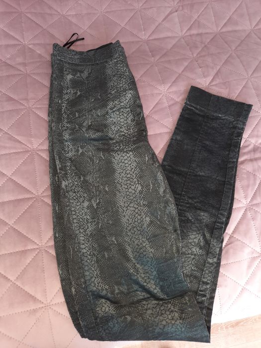 AVIN- клин с висока талия