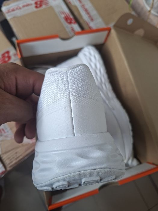 Nike Revolution 7