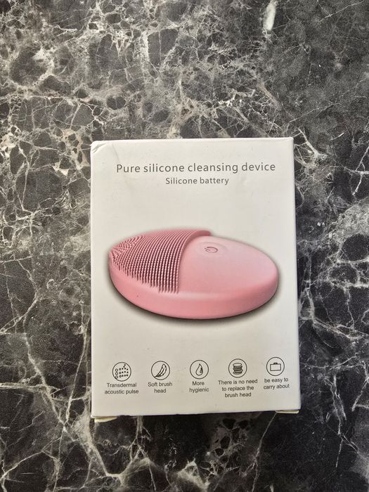 Уред за почистване на лице