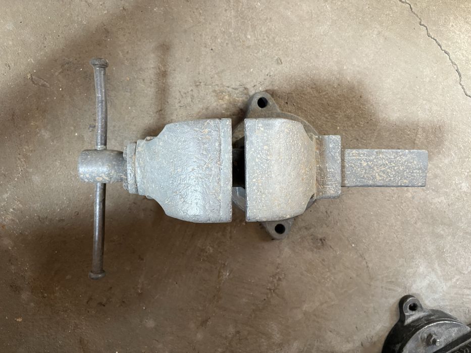 Продам Срочно Тиски