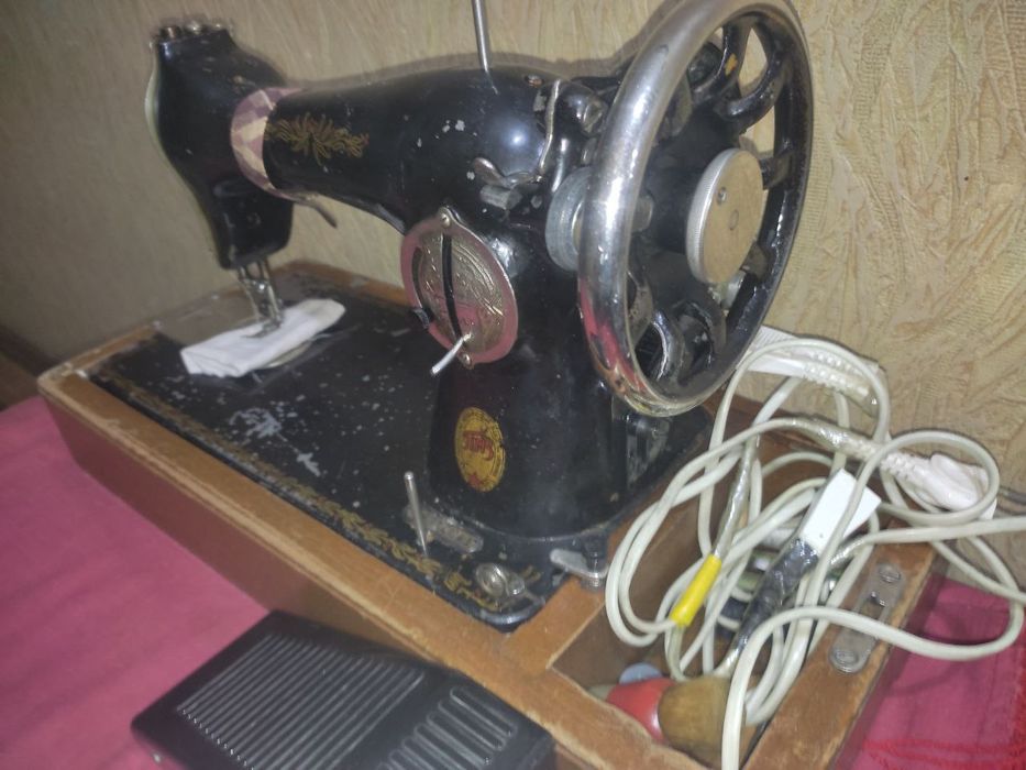 Швейная машинка китайская.срочно продам