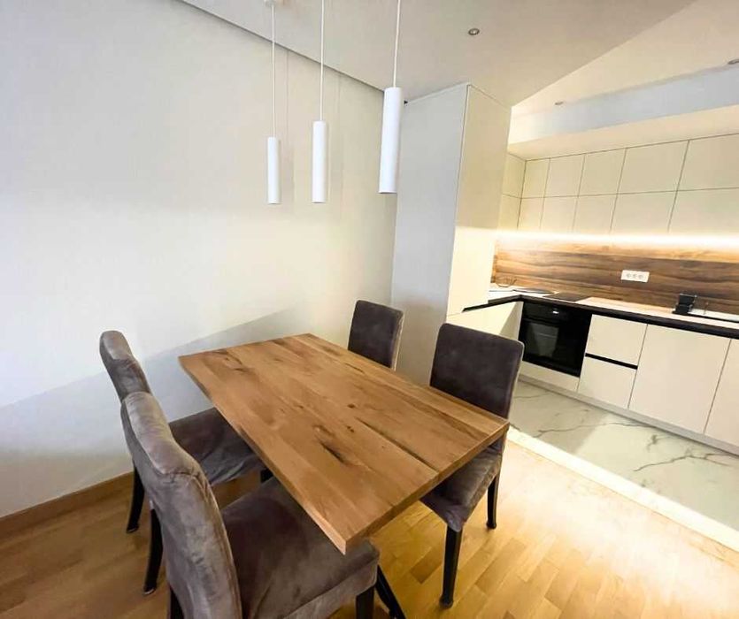 Дава се под наем Двустаен апартамент в София, Център - 60 кв.м за 943.5 € - Снимка #2