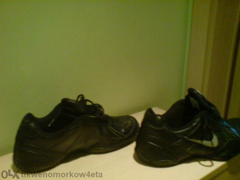 Маратонки  NIKE  !