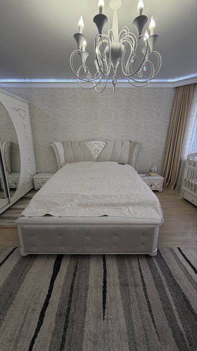 Спальный гарнитур кроуать и шкаф