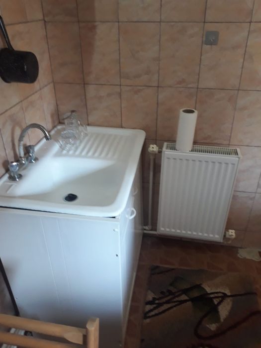 Închiriez apartament cu o cameră.