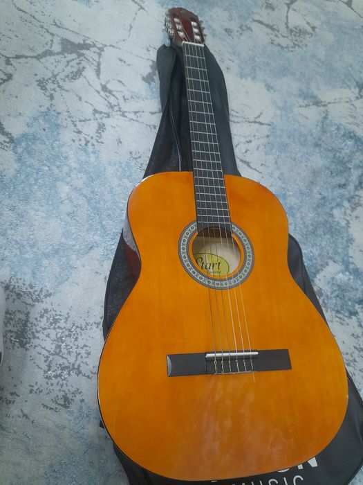 Gitara holati yangi