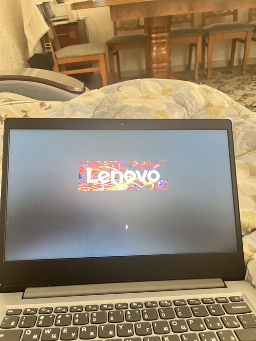 Ноутбук Lenova в хоршем