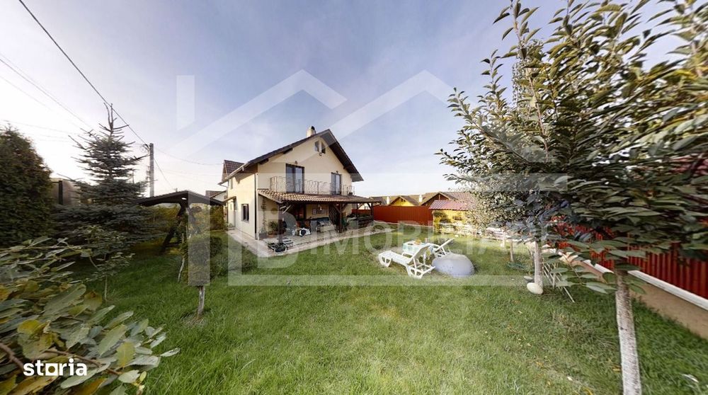 Casa cu 4 camere, 230mp, garaj, Zona Corunca