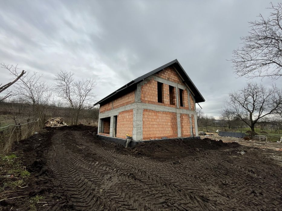 Echipa construcții, constructor, CASE LA ROSU incepand de la 60€