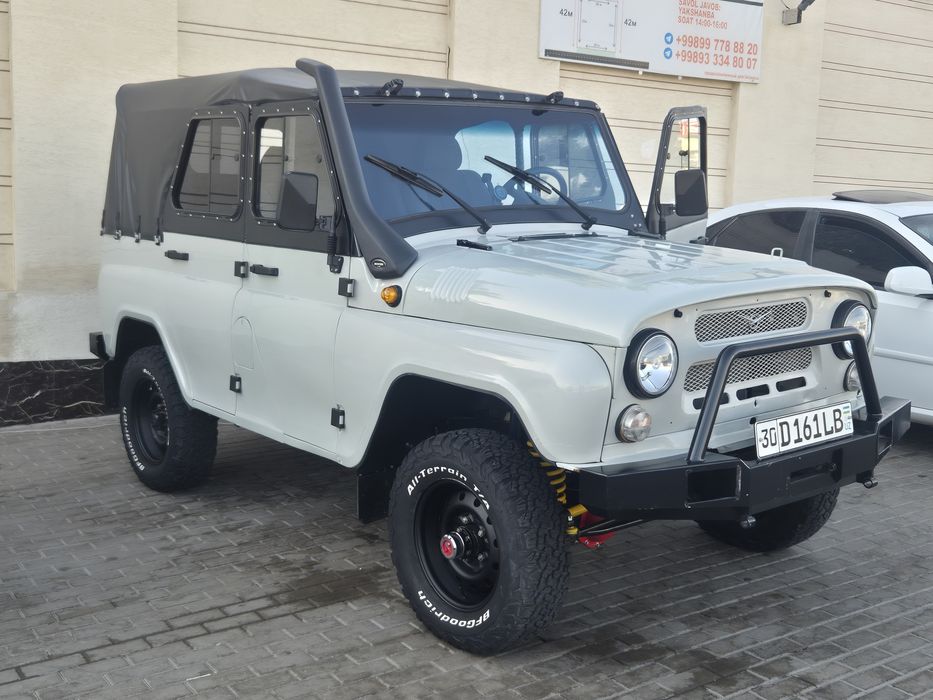 Uaz 31512 belaya noch