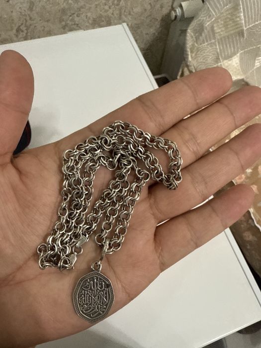Продам цепочку серебро