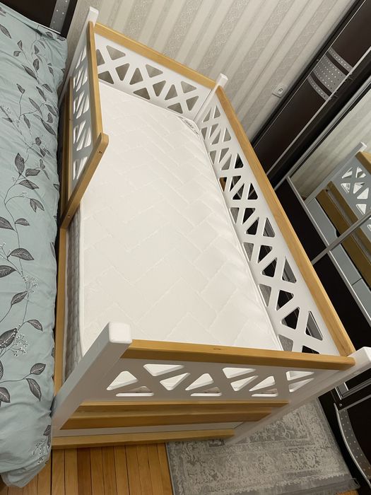 Кровать детский наличе ест