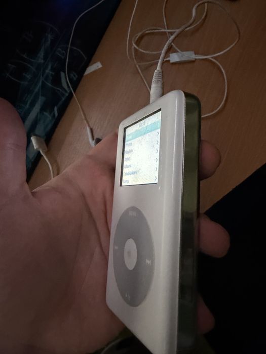 Ipod generatia a 4 a 20 gb