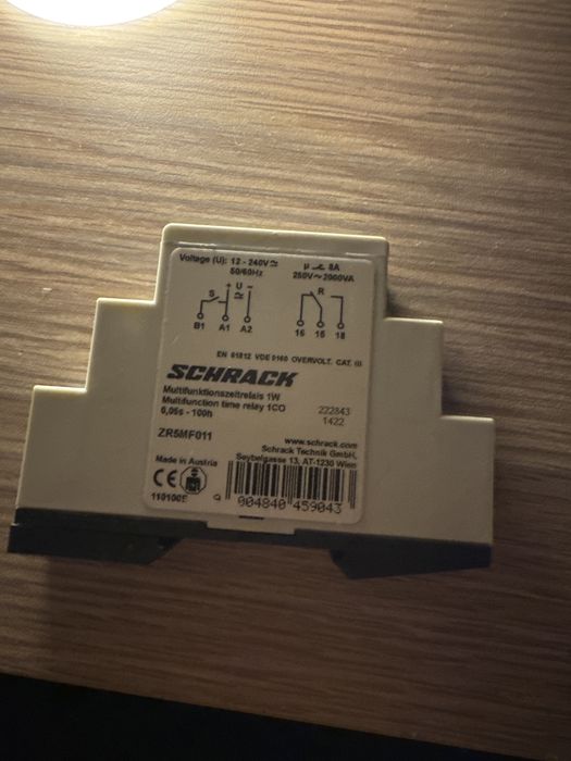 Releu de timp schrack zr5mf011.