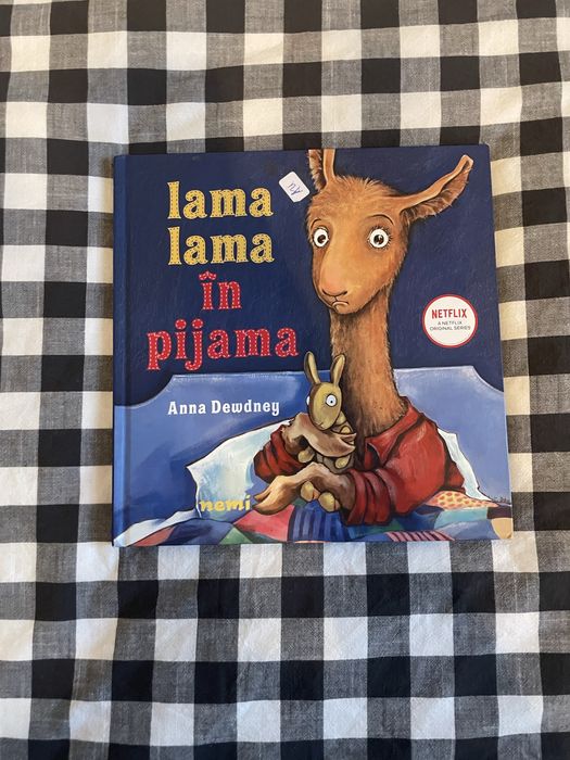 Carte lama in pijama