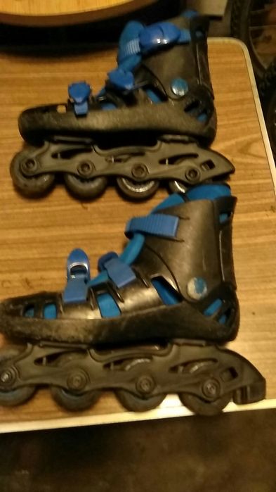 Ролери за деца - сини и червени