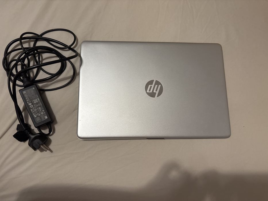 Laptop hp 15s-eq1035nq