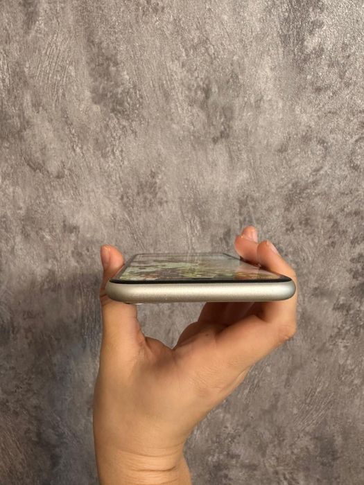 Vând iphone 11 în stare perfectă