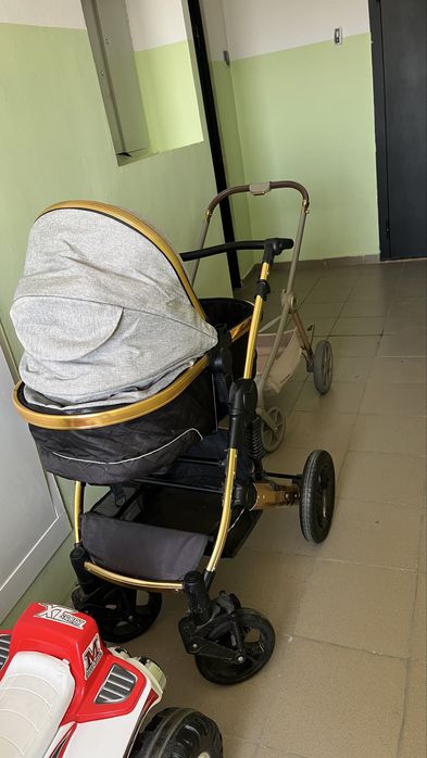 Прогулочная детская коляска