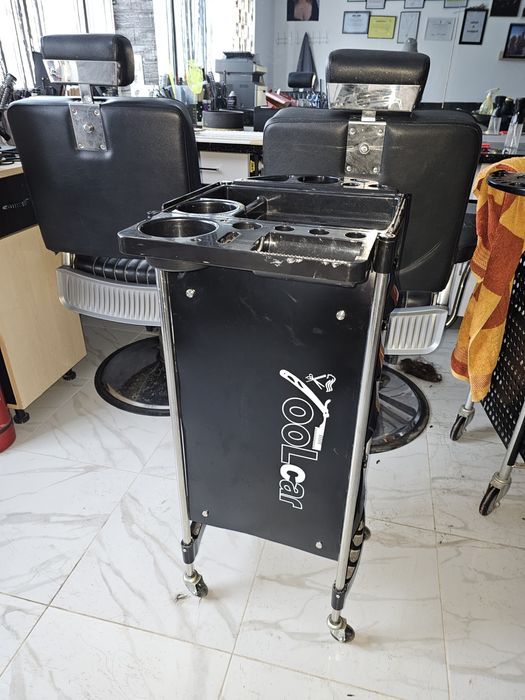 Ucenic coafor intretinut