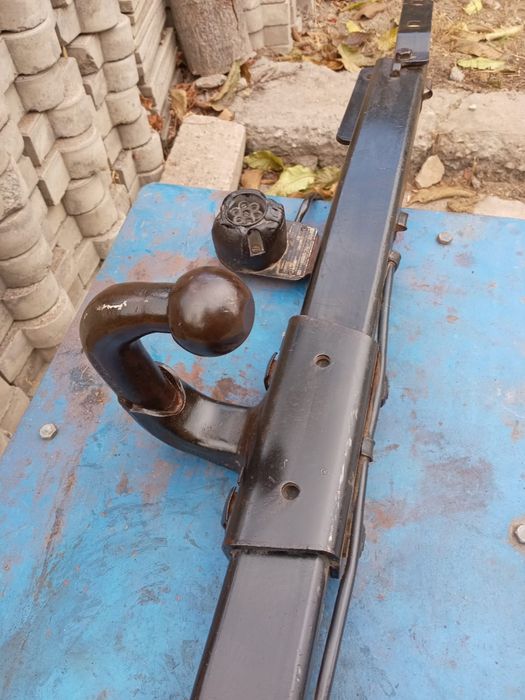 Фаркоп (тягово-сцепное устройство)
Ф