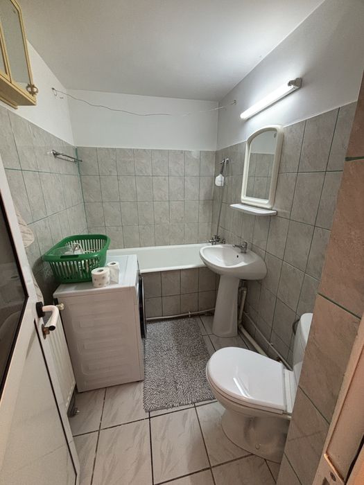 Apartament cu 2 camere de închiriat