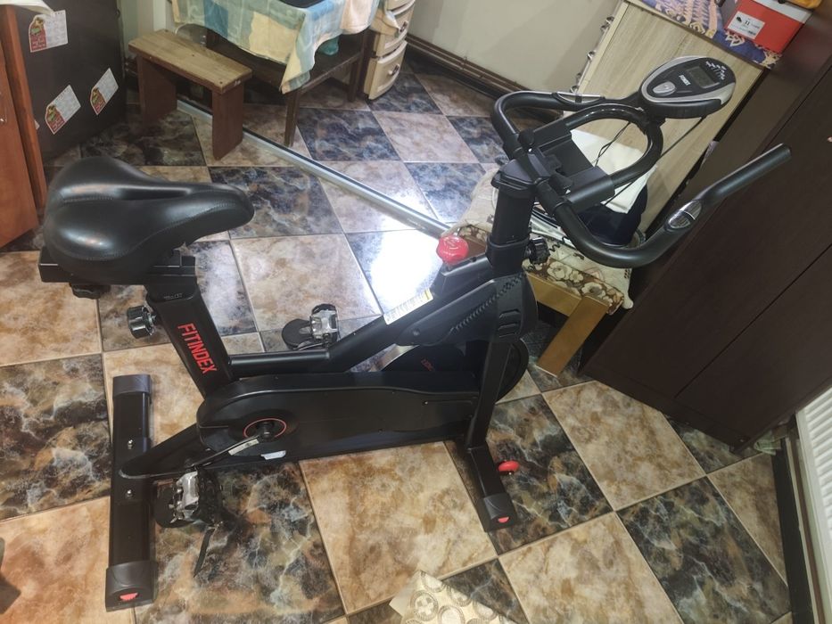 Bicicletă exercitii-fitness