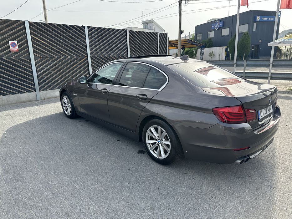 Bmw 528i  seria 5 F10 motor 2000 benzina