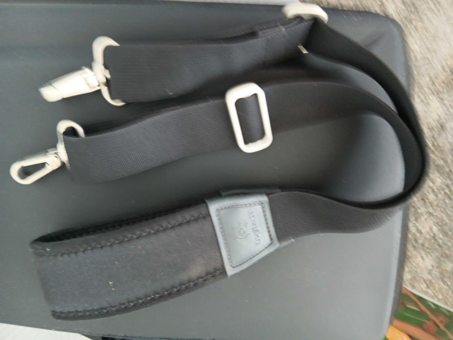 Чанта за лаптоп Logitech Kinetik