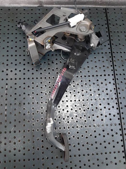 pedala ambreiaj  kia ceed 2  1.6 crdi  dupa 2012