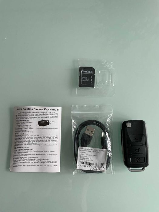Vand cheie auto cu camera spion iUni RMS22, cu senzor de miscare, plus card de memorie 64GB, noua, nefolosita