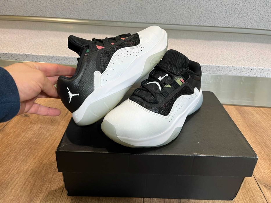 ОРИГИНАЛНИ *** Nike Air Jordan 11 CMFT Low 'White Black'