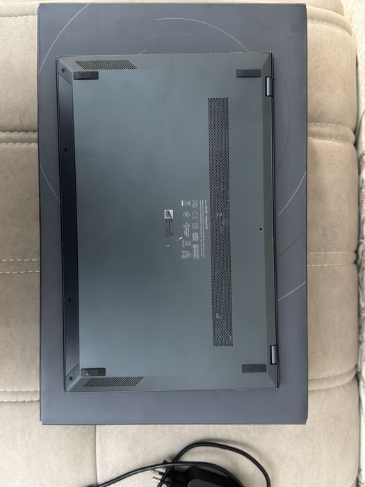 Asus Zenbook i7 ux425e